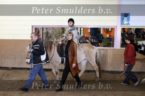 Almere 3 november 2006
Prinses laurentien op manege met verstandelijk gehandicapten voor Make a difference day.
Peter Smulders bv