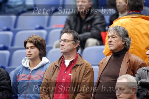 Amsterdam 12 november 2006
Ron Brandsteder met zijn broer en zoon Rick bij AJAX-PSV in de arena.
Peter Smulders bv