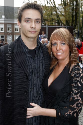 Den Bosch 22 oktober 2006
Premiere Grease in Den Bosch.
Belinda Meuldijk met vriend Thiery en Robert met zijn vriendin