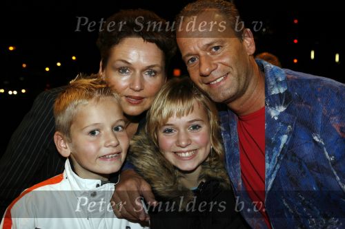 Rotterdam 26 oktober 2006
Premiere Holiday on ice in ahoy.
Ron Boszhard met vrouw en kinderen