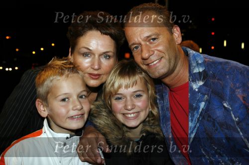 Rotterdam 26 oktober 2006
Premiere Holiday on ice in ahoy.
Ron Boszhard met vrouw en kinderen
