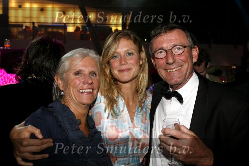 Amsterdam 20 oktober 2006
Uitreiking televizierring in het ij theater.
Sophie Hilbrand met ouders