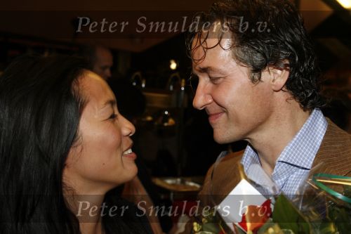 Apeldoorn 2 november 2006
Premiere My fair lady .
Thom Hofmann met zijn vrouw