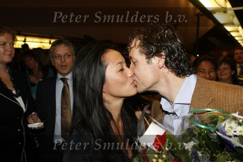 Apeldoorn 2 november 2006
Premiere My fair lady .
Thom Hofmann met zijn vrouw