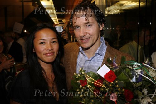 Apeldoorn 2 november 2006
Premiere My fair lady .
Thom Hofmann met zijn vrouw