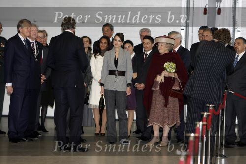 Zeewolde 1 november 2006
Koning Abdullah Koningin Rania en Koningin Beatrix op bezoek bij de spyker fabriek waar ze rondgeleid worden door Viktor Muller.