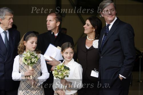 Zeewolde 1 november 2006
Op bezoek bij de fabriek van spyker auto\'s.
Viktor Muller met dochters