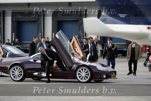 Zeewolde 1 november 2006
Koning Abdullah Koningin Rania en Koningin Beatrix op bezoek bij de spyker fabriek waar ze rondgeleid worden door Viktor Muller.