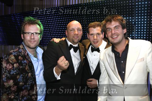 Amsterdam 20 oktober 2006
Uitreiking televizierring in het ij theater.
winnaars de Lama\'s met Ruben v d Meer(kaal) Ruben Nicolai(wit)
Tijl Beckand en Patrick Lodiers (bril.