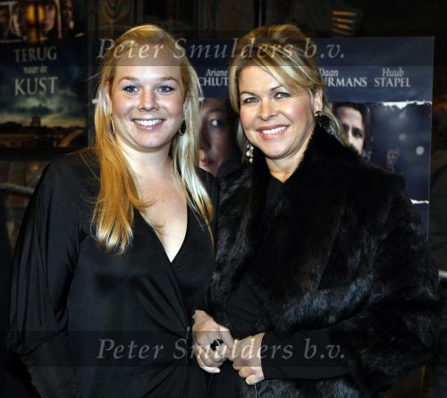 Amsterdam 26 oktober 2009
Premiere terug naar de kust in Tuschinski. Bartina en Debbie Koeman
Peter Smulders bv