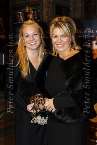 Amsterdam 26 oktober 2009
Premiere terug naar de kust in Tuschinski. Bartina en Debbie Koeman
Peter Smulders bv
