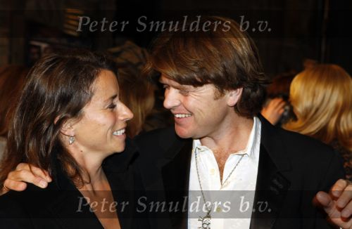 Amsterdam 26 oktober 2009
Premiere terug naar de kust in Tuschinski. Beau v Erven Dorens met vrouw Sally
Peter Smulders bv