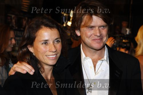 Amsterdam 26 oktober 2009
Premiere terug naar de kust in Tuschinski. Beau v Erven Dorens met vrouw Sally
Peter Smulders bv