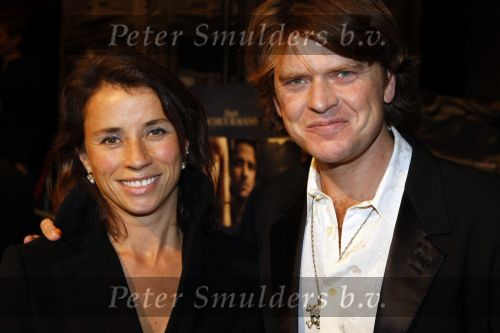 Amsterdam 26 oktober 2009
Premiere terug naar de kust in Tuschinski. Beau v Erven Dorens met vrouw Sally
Peter Smulders bv