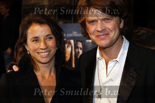 Amsterdam 26 oktober 2009
Premiere terug naar de kust in Tuschinski. Beau v Erven Dorens met vrouw Sally
Peter Smulders bv