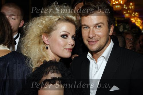 Amsterdam 23 oktober 2009
Televizierring 2009 in Carre in Amsterdam. Bridget Maasland en Winston Gerschtanowitz
Peter Smulders bv