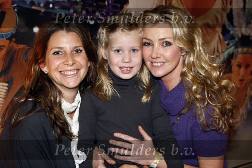 Rotterdam 25 oktober 2009
Premiere Holiday on ice in ahoy. Brigitte Neijman met zus en nichtje
Peter Smulders bv