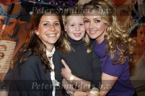 Rotterdam 25 oktober 2009
Premiere Holiday on ice in ahoy. Brigitte Neijman met zus en nichtje
Peter Smulders bv