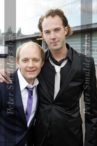 Amsterdam 18 oktober 2009
Premiere Sing along. Dertek Ogilvy met vriend en ...
Peter Smulders bv