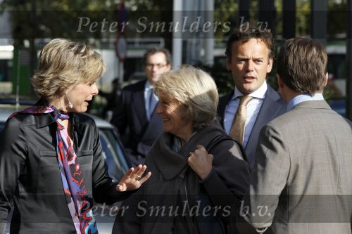 Rotterdam 28 oktober 2009
Prinses Laurentien Prins Constantijn en Prinses Irene arriveren in een electrische mini cooper bij bijeenkomst. Diederik Reitsma van BMW nederland
Peter Smulders bv