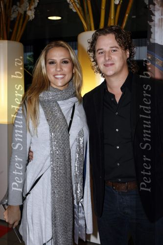 Rotterdam 25 oktober 2009
Premiere Holiday on ice in ahoy. Floortje idols met vriend
Peter Smulders bv
