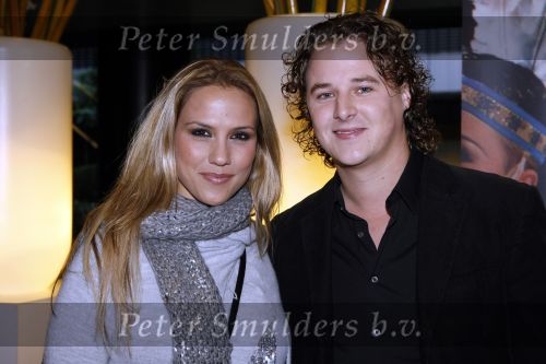 Rotterdam 25 oktober 2009
Premiere Holiday on ice in ahoy. Floortje idols met vriend
Peter Smulders bv
