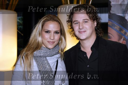 Rotterdam 25 oktober 2009
Premiere Holiday on ice in ahoy. Floortje idols met vriend
Peter Smulders bv