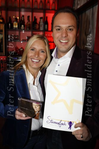 Amsterdam 19 oktober 2009
Presentatie nieuwe cd Frans Bauer bij Red Sun in Amsterdam.
Ook maakte hij de oprichting van een nieuwe stichting bekend. Frans met Mariska
Peter Smulders bv