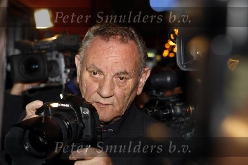 Amsterdam 19 oktober 2009
Presentatie nieuwe cd Frans Bauer bij Red Sun in Amsterdam.
Ook maakte hij de oprichting van een nieuwe stichting bekend. Vader Frans Bauer met digitale fotocamera
Peter Smulders bv