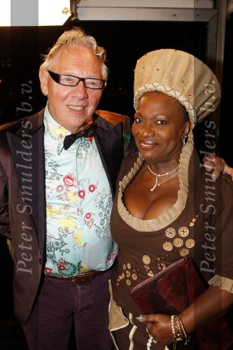Amsterdam 24 oktober 2009
Premiere Musical over Nelson mandela in carre.  Gerda Havertong met man
Peter Smulders bv