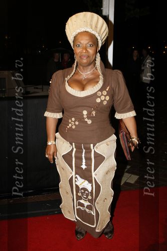 Amsterdam 24 oktober 2009
Premiere Musical over Nelson mandela in carre.  Gerda Havertong met man
Peter Smulders bv