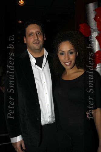 Blaricum 8 november 2009
Diner voor het goede doel sterrenfonds van Frans Bauer bij restaurant Red Sun in Blaricum. Glennis grace met vriend Moos
Peter Smulders bv