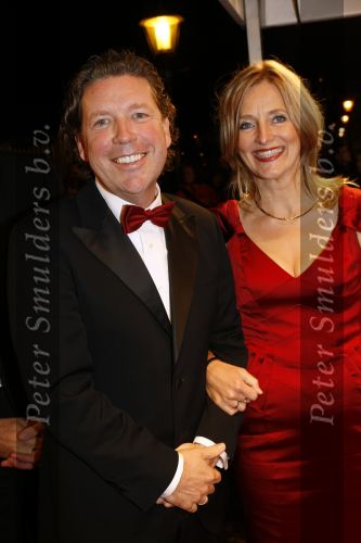Amsterdam 23 oktober 2009
Televizierring 2009 in Carre in Amsterdam. Henkjan Smits met vrouw
Peter Smulders bv