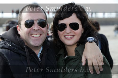 Scheveningen 4 oktober 2009
Bridget Maasland organiseert dogwalk op het strand van Scheveningen.
Ruim 300 honden liepen mee met hun baasjes. Horrace Cohen met vriendin
Peter Smulders bv