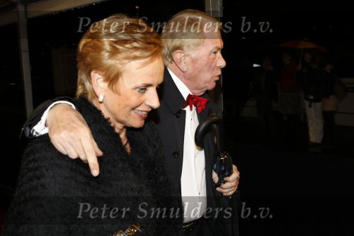 Amsterdam 24 oktober 2009
Premiere Musical over Nelson mandela in carre. Jaap Blokker met zijn vrouw
Peter Smulders bv