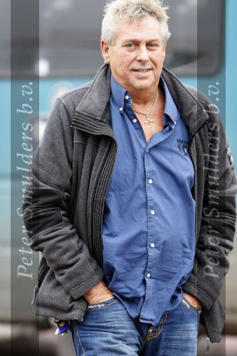 Purmerend 22 oktober 2009
Jan Smit wordt in het ziekenhuis van Purmerend opgezocht door zijn vriendin Liza Plat manager Jaap Buijs collega Marco Borsato en vander Ruud Smit.