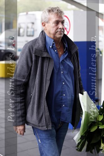 Purmerend 22 oktober 2009
Jan Smit wordt in het ziekenhuis van Purmerend opgezocht door zijn vriendin Liza Plat manager Jaap Buijs collega Marco Borsato en vander Ruud Smit.