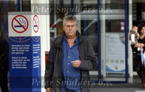 Purmerend 22 oktober 2009
Jan Smit wordt in het ziekenhuis van Purmerend opgezocht door zijn vriendin Liza Plat manager Jaap Buijs collega Marco Borsato en vander Ruud Smit.
