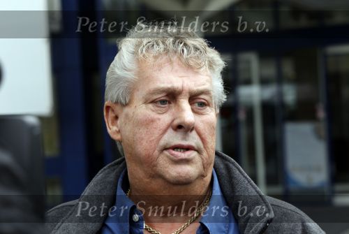 Purmerend 22 oktober 2009
Jan Smit wordt in het ziekenhuis van Purmerend opgezocht door zijn vriendin Liza Plat manager Jaap Buijs collega Marco Borsato en vander Ruud Smit.