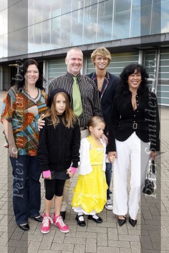 Amsterdam 18 oktober 2009
Premiere Sing along. Ouders en vriend Jamai Looman
Peter Smulders bv