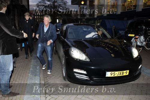 Amsterdam 8 oktober 2009
Feestavond  tbv orange babies. Jan en Monique des Bouvrie met Porsche Panamera
Peter Smulders bv