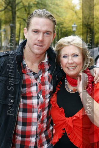 Den Haag 11 oktober 2009
Premiere in theater Diligentia. Willeke Alberti met zoon Johnny de Mol
Peter Smulders bv