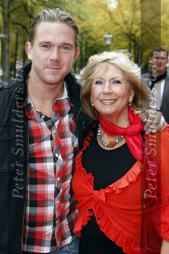 Den Haag 11 oktober 2009
Premiere in theater Diligentia. Willeke Alberti met zoon Johnny de Mol
Peter Smulders bv
