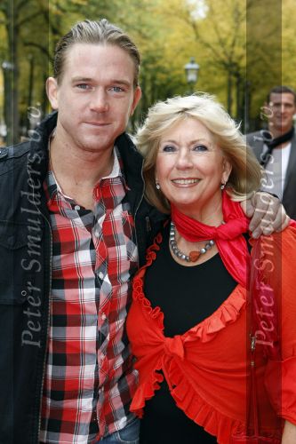 Den Haag 11 oktober 2009
Premiere in theater Diligentia. Willeke Alberti met zoon Johnny de Mol
Peter Smulders bv