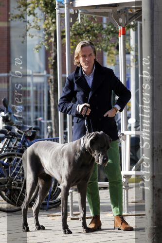 Amsterdam 17 oktober 2009
Jort Kelder met grote hond tijdens opnames van bij ons op de PC
Peter Smulders