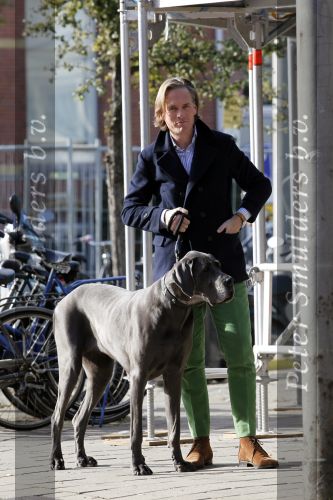 Amsterdam 17 oktober 2009
Jort Kelder met grote hond tijdens opnames van bij ons op de PC
Peter Smulders