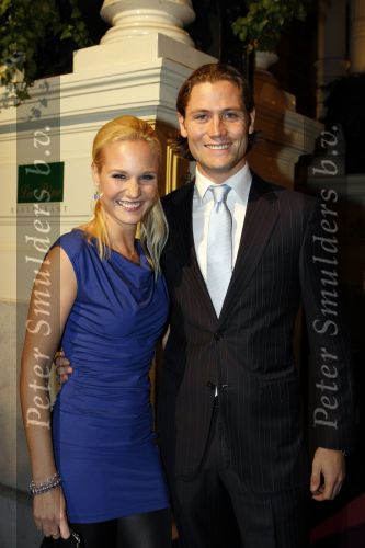 Amsterdam 29 oktober 2009
Beaumonde awards in het Amstel hotel. KIMBERLY KLAVER MET VRIEND
Peter Smulders bv