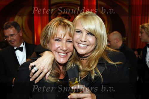 Amsterdam 23 oktober 2009
Televizierring 2009 in Carre in Amsterdam. Linda de Mol met Xenia Kasper
Peter Smulders bv