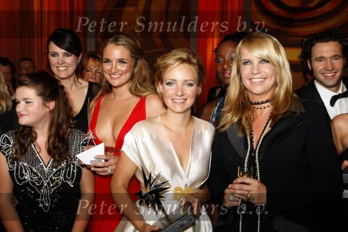 Amsterdam 23 oktober 2009
Televizierring 2009 in Carre in Amsterdam. Linda de Mol met Lieke v Lexmond Yvon Jaspers en Ruben Nicolai
Peter Smulders bv