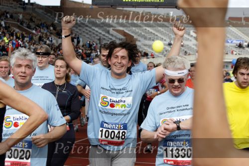 Amsterdam 18 oktober 2009
Wendy v Dijk geeft het startschot van de 7.5 km van Menzis bij de amsterdam marathon. Er wordt gelopen voor de stichting Semmy.
 Wendy is 4 en een halve maand zwanger. Haar broer Mike loopt ook mee alsmede Lodewijk Hoekstra.
Peter Smulders bv